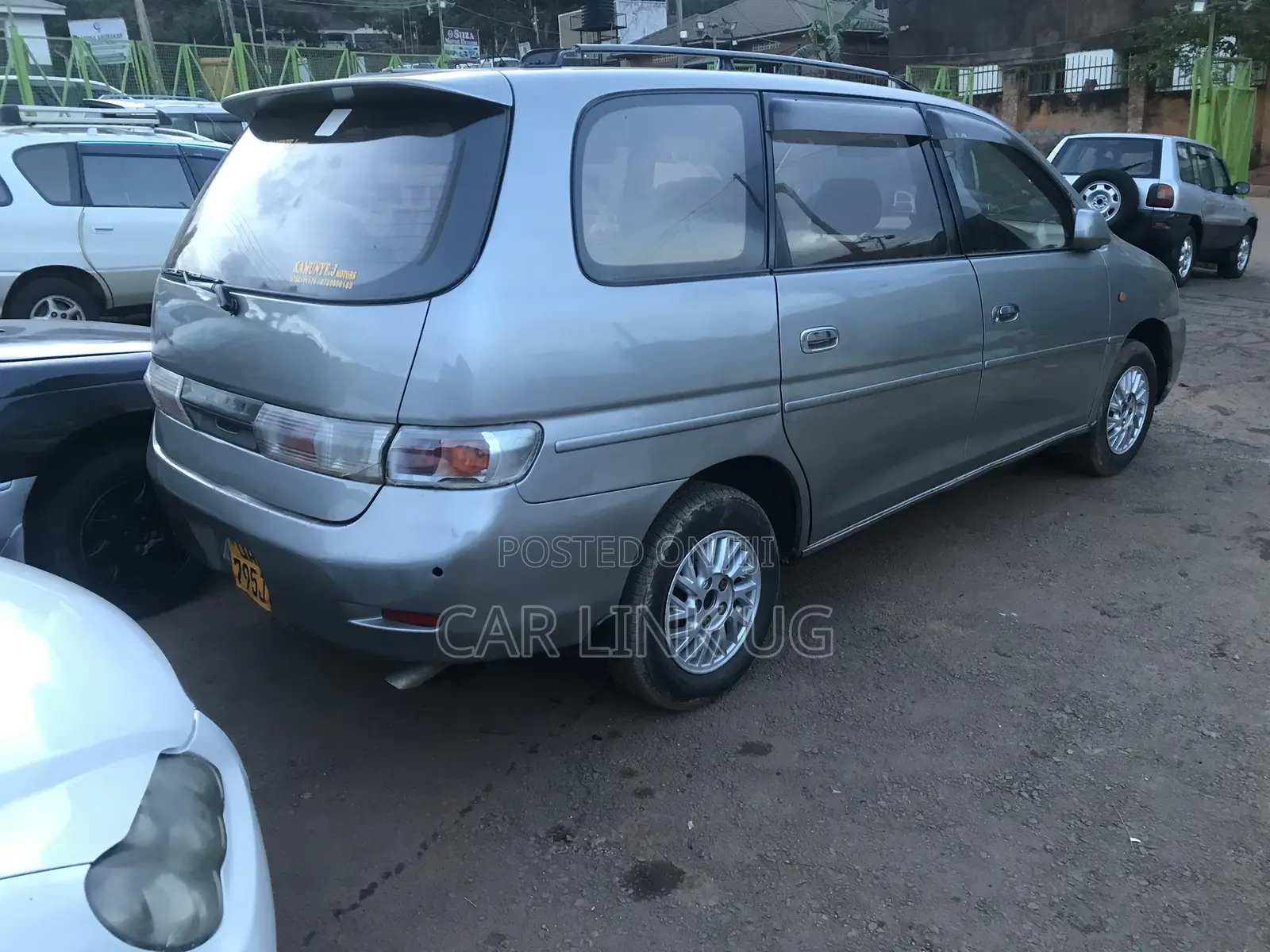 Toyota Gaia 2000 Silver