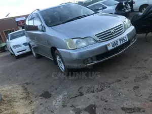 Toyota Gaia 2000 Silver