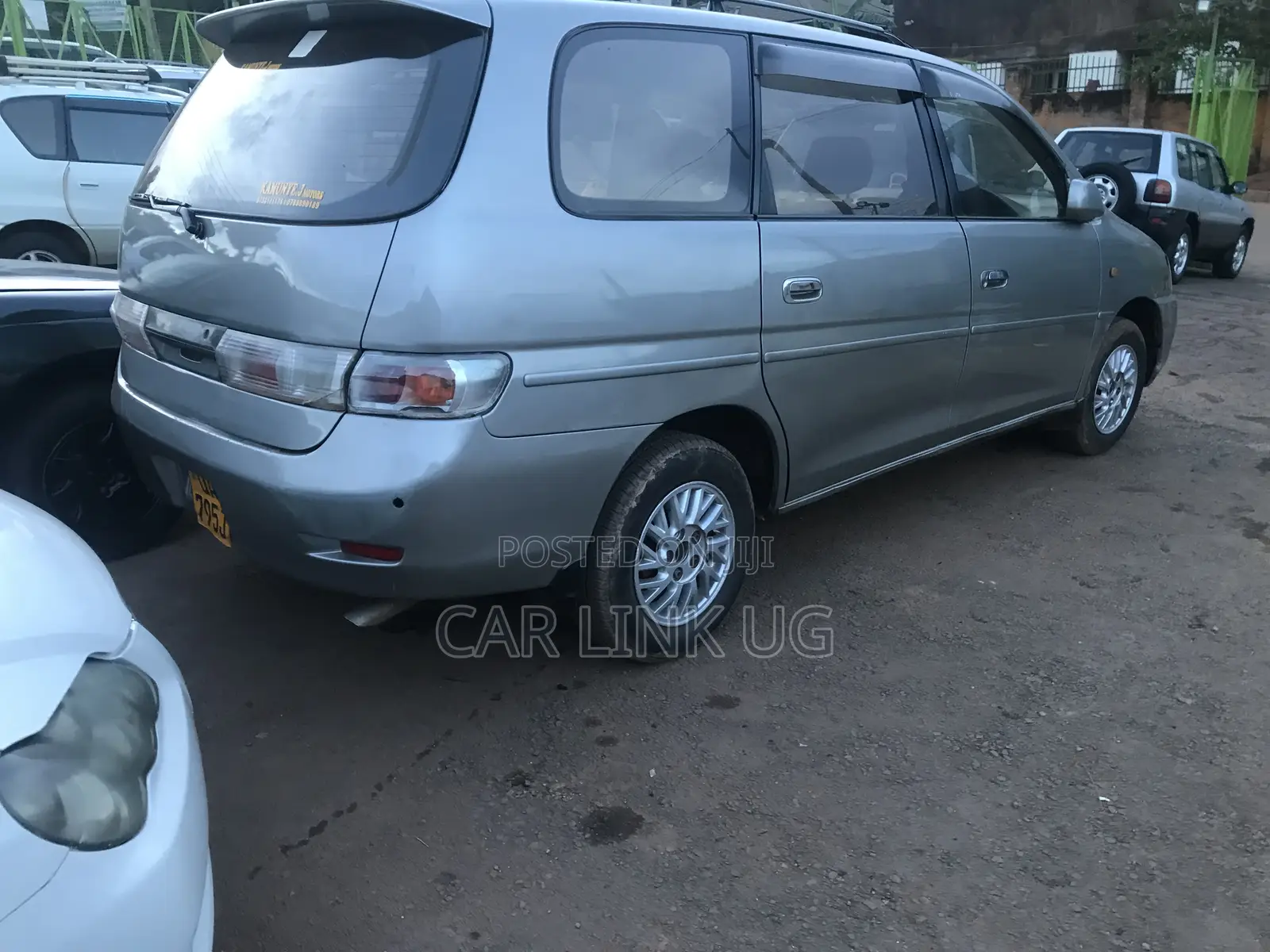 Toyota Gaia 2000 Silver