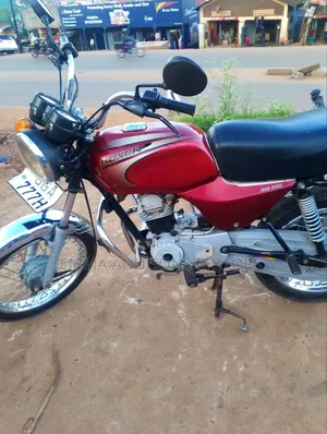 Bajaj Boxer 100 2024 Red
