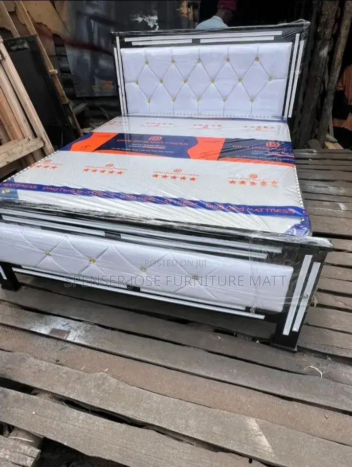 Bed 5by6 White Leather and Black Flame