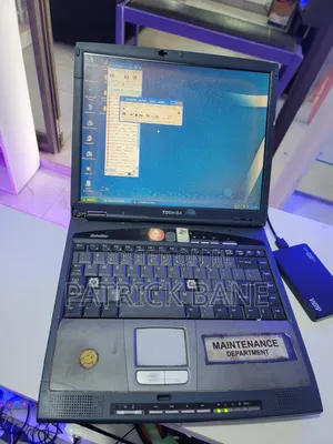 Laptop Toshiba Satellite S870 2GB Intel Pentium HDD+SSD 40GB