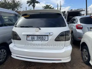Toyota Harrier 2001 White