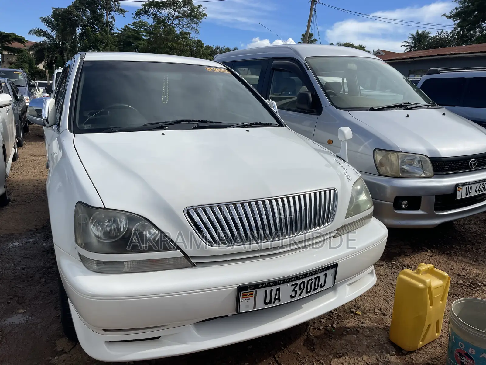 Toyota Harrier 2001 White