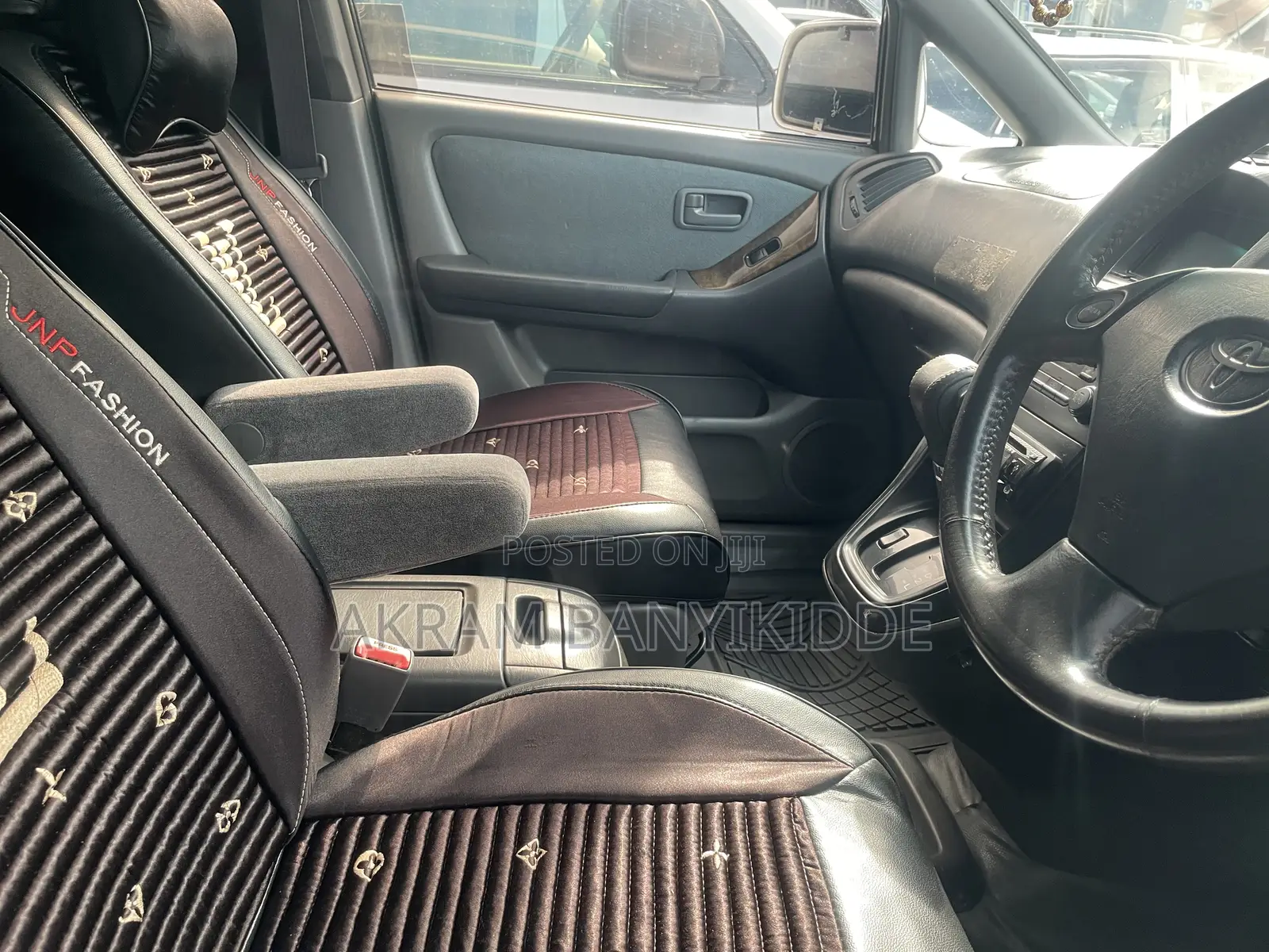 Toyota Harrier 2001 White