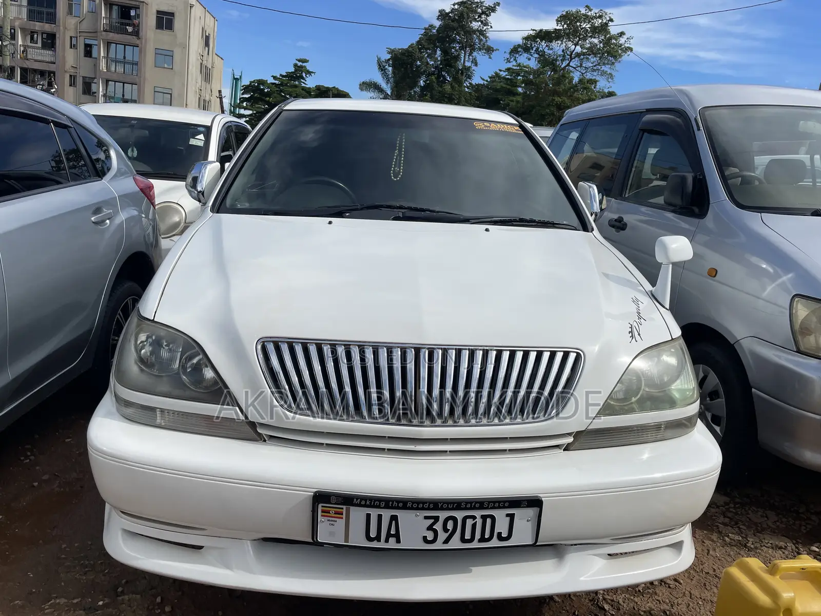 Toyota Harrier 2001 White