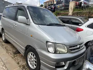 Toyota Noah 2002 Silver