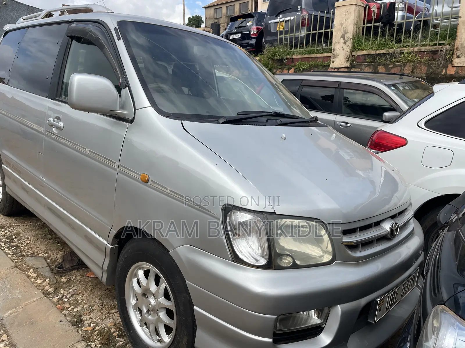 Toyota Noah 2002 Silver