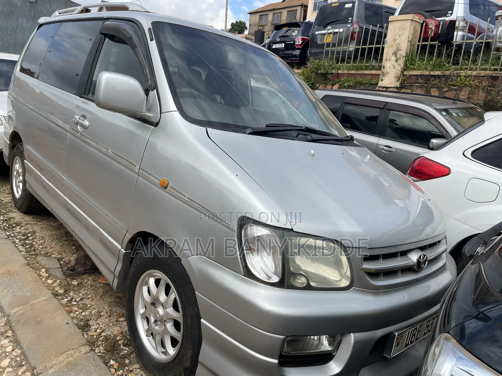 Toyota Noah 2002 Silver