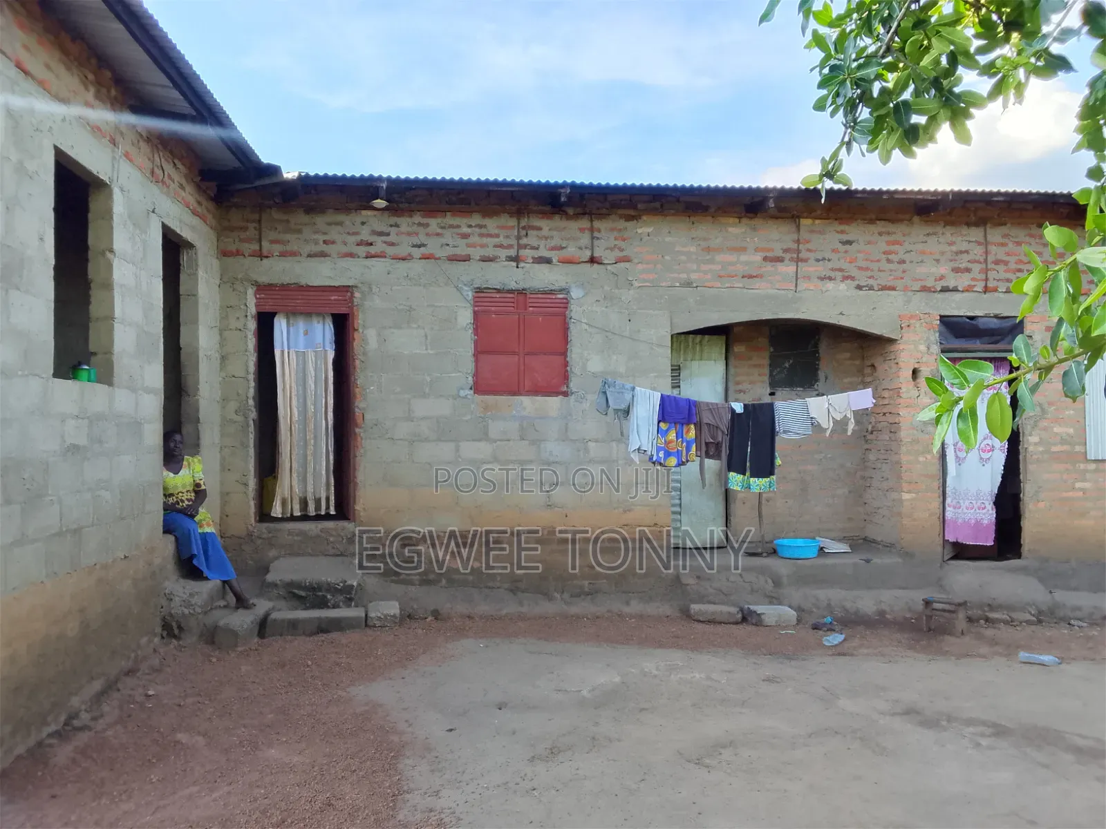 Land Including Home on Quick Sale in Lira City West