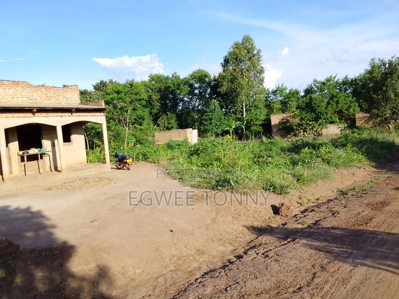 Land Including Home on Quick Sale in Lira City West
