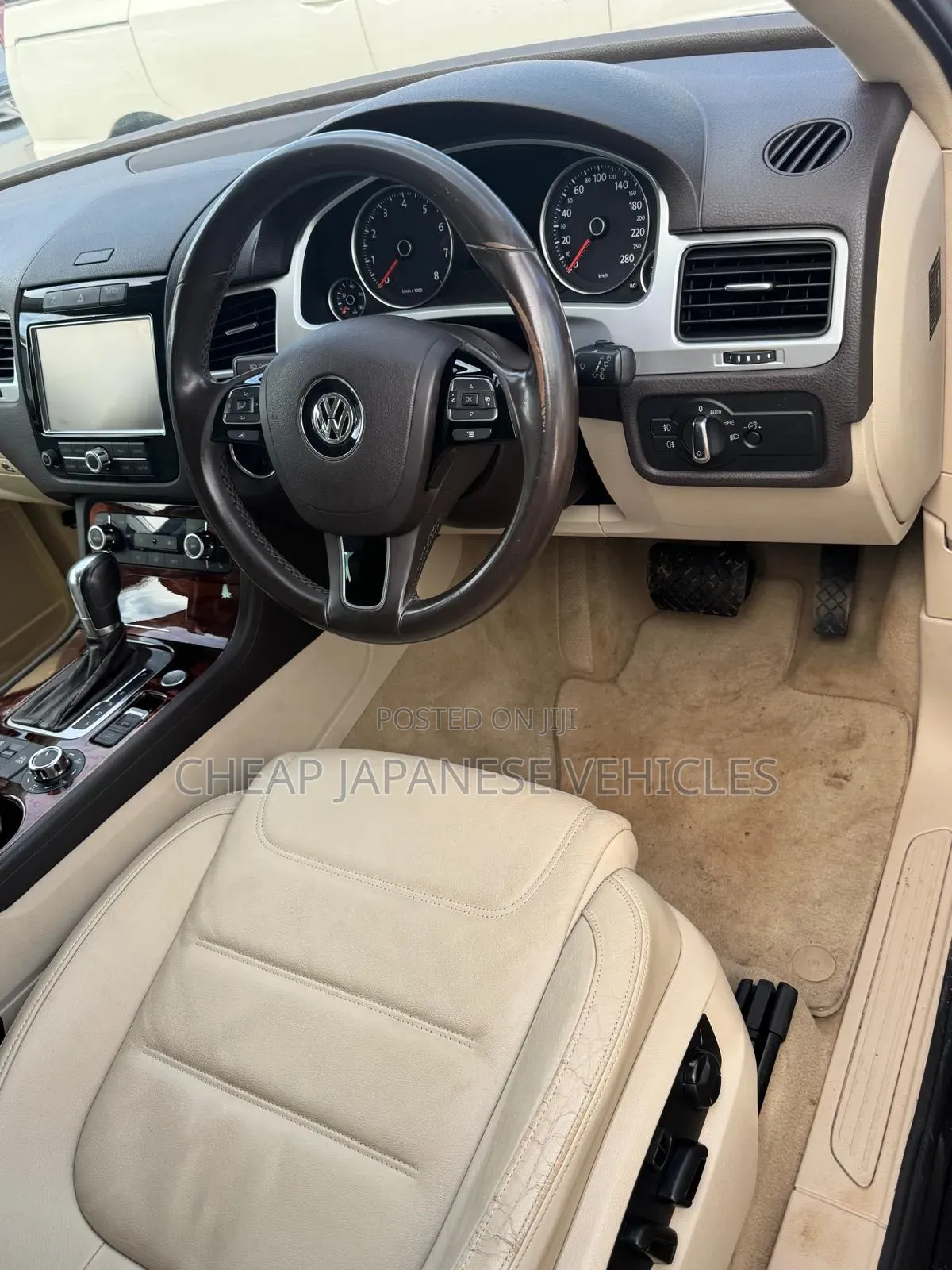 Volkswagen Touareg V6 Sport with Navigation 2013 Black
