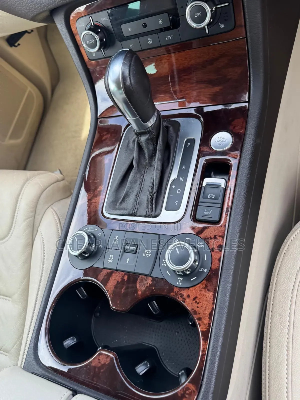 Volkswagen Touareg V6 Sport with Navigation 2013 Black
