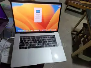 Laptop Apple MacBook Pro 2017 16GB Intel Core i7 SSD 512GB