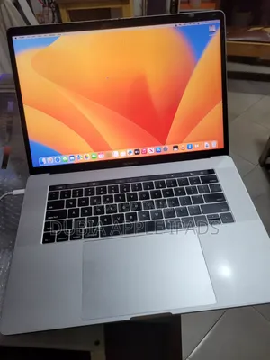 Laptop Apple MacBook Pro 2017 16GB Intel Core i7 SSD 512GB