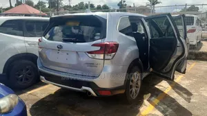 Subaru Forester 2019 Silver
