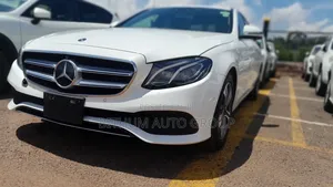 Mercedes-Benz E220 2017 White