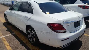 Mercedes-Benz E220 2017 White
