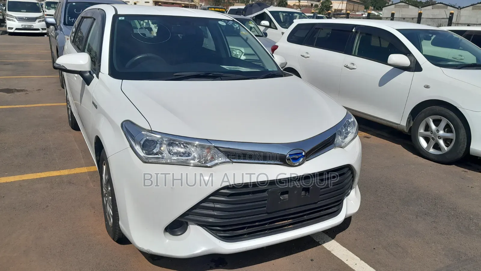 Toyota Corolla Fielder 1.5 Hybrid FWD 2016 White