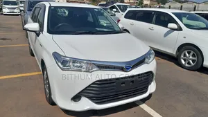 Toyota Corolla Fielder 1.5 Hybrid FWD 2016 White