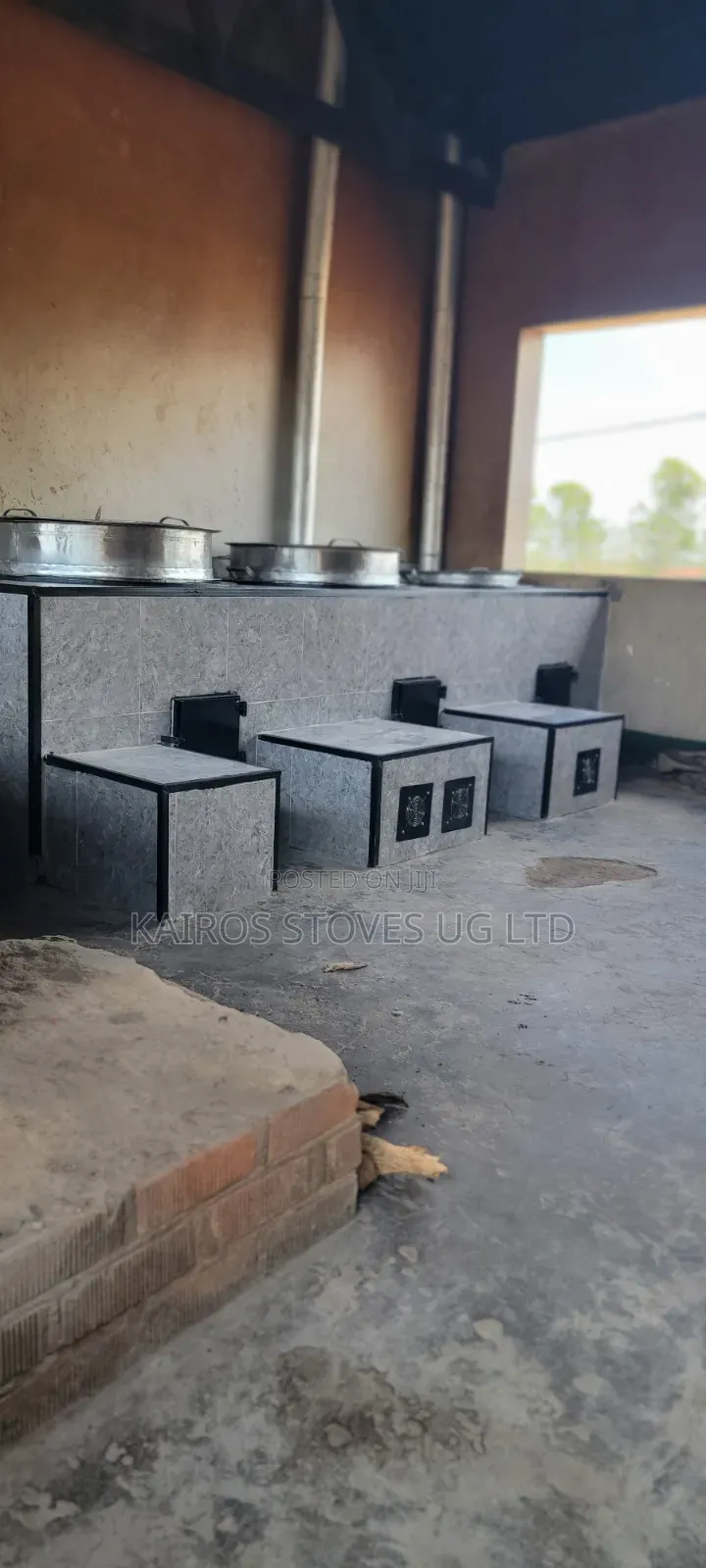 Eco Solar Stove Using Volcanic Rocks