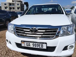 Toyota Hilux 2014 White
