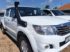 Toyota Hilux 2014 White