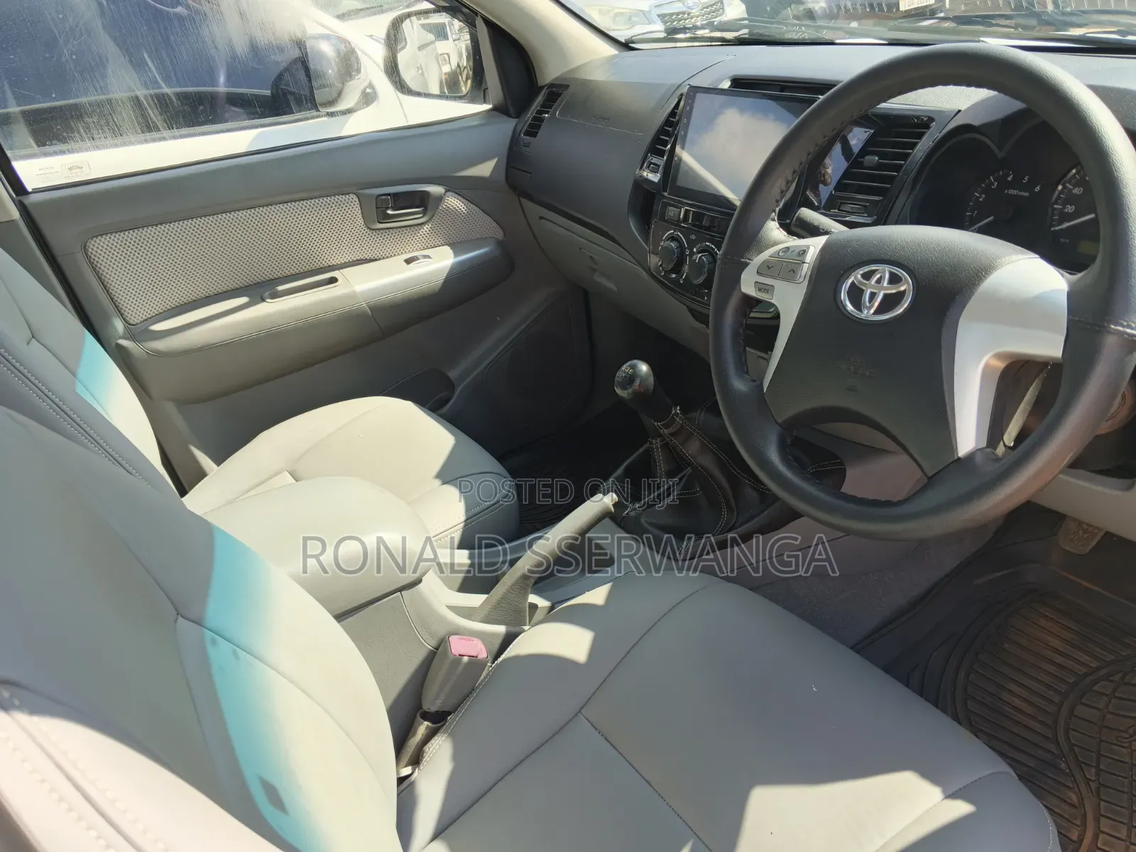 Toyota Hilux 2014 White