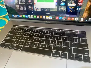 New Laptop Apple MacBook Pro 2018 32GB Intel Core i7 SSHD+SSD 1T