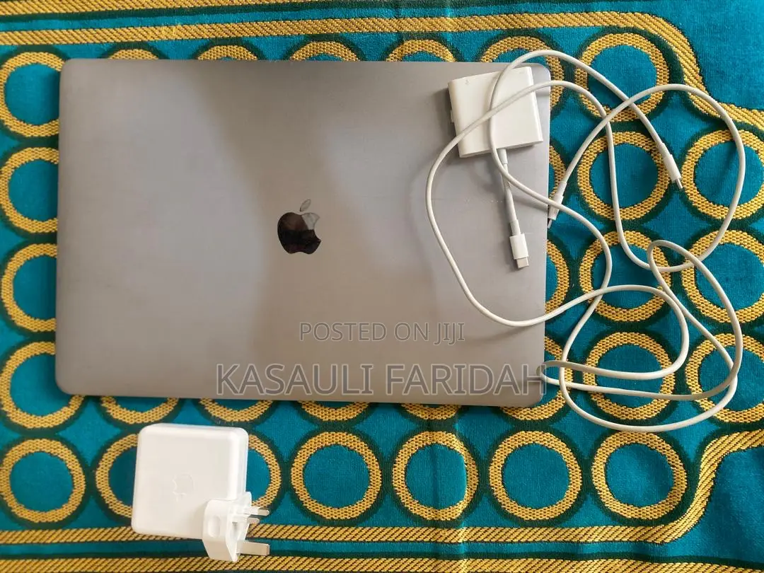 New Laptop Apple MacBook Pro 2018 32GB Intel Core i7 SSHD+SSD 1T