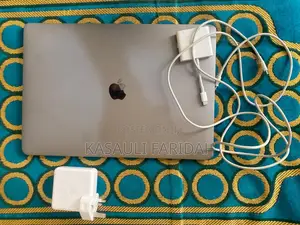 New Laptop Apple MacBook Pro 2018 32GB Intel Core i7 SSHD+SSD 1T