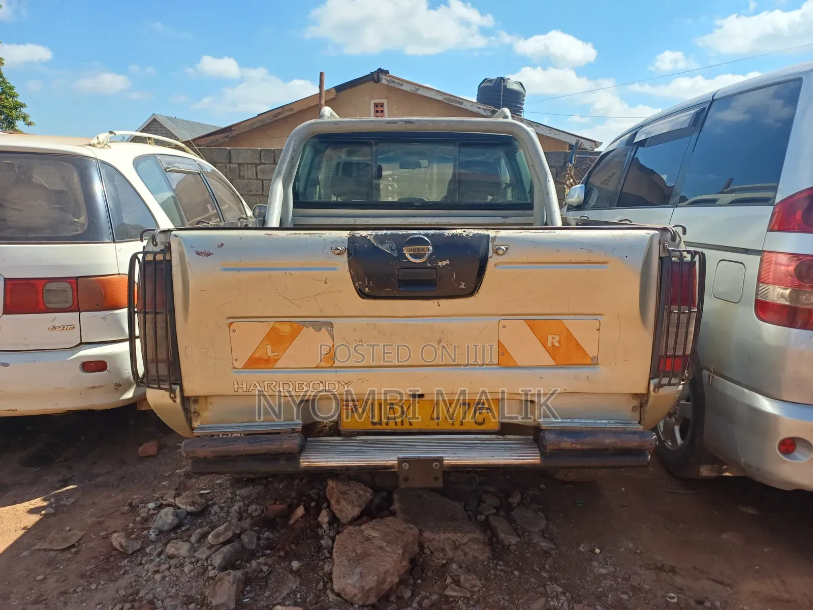 Nissan Hardbody 2007 Gold