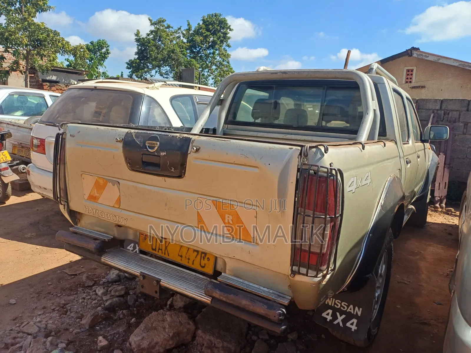Nissan Hardbody 2007 Gold