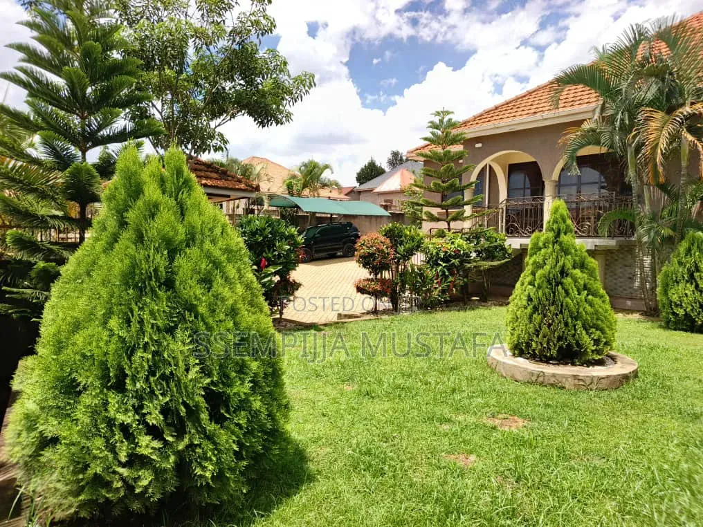 Furnished 5bdrm House in Runway Property, Wakiso / Wakiso for sale