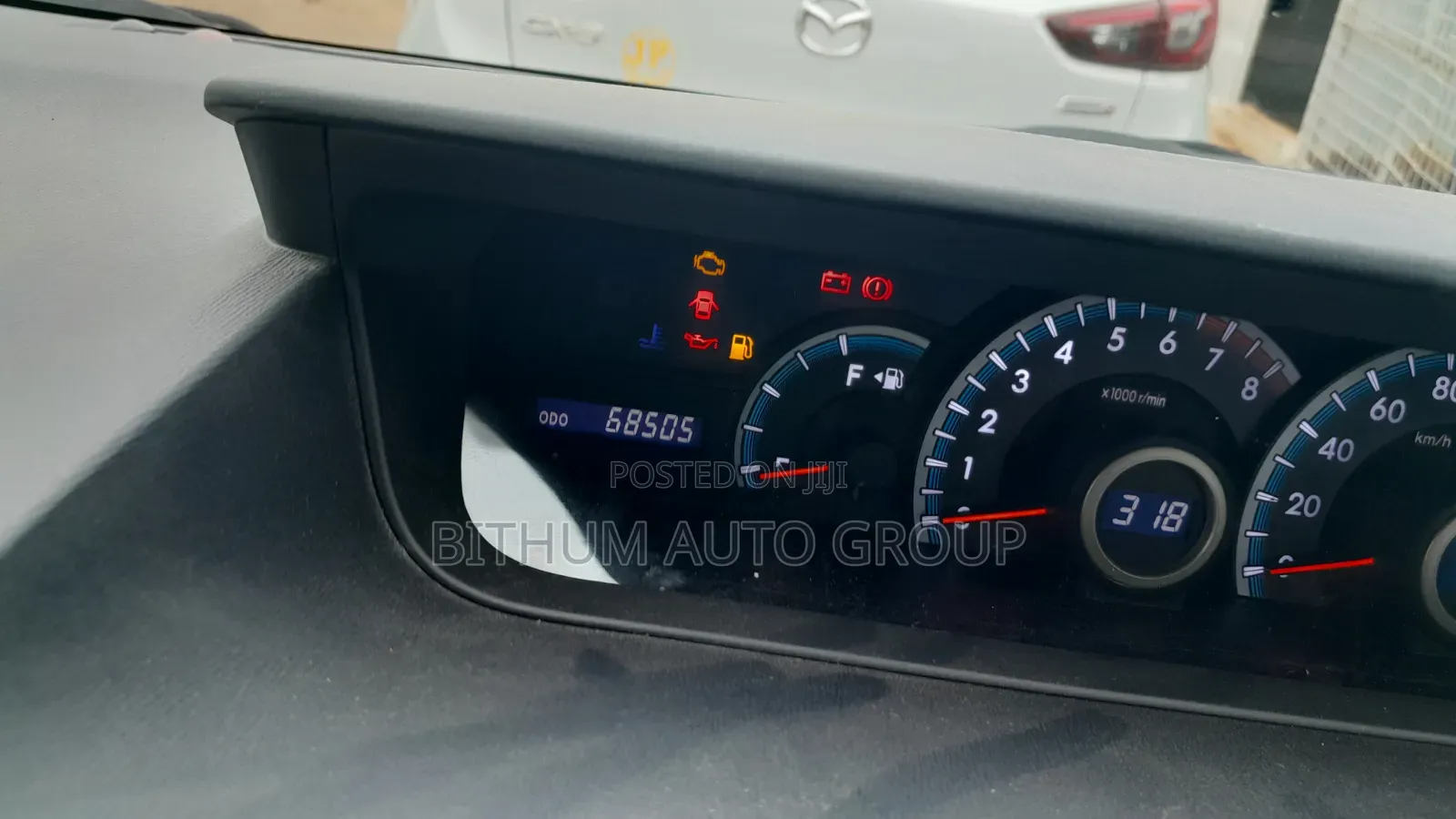 Toyota Noah 2.0 143hp FWD (7 Seater) 2011 Gray