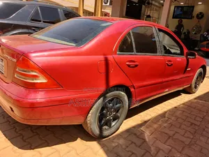 Mercedes-Benz C200 2004 Red