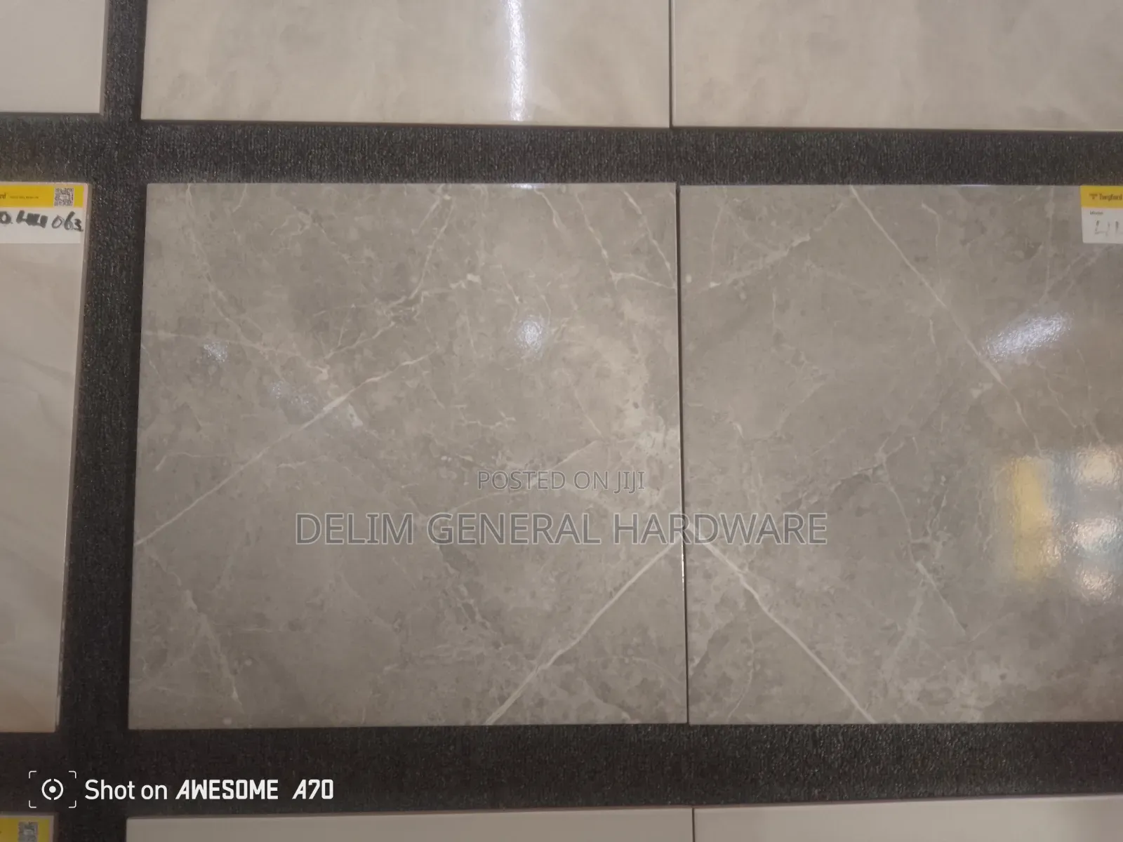 40by 40 Floor Tile Polished in Grey Color