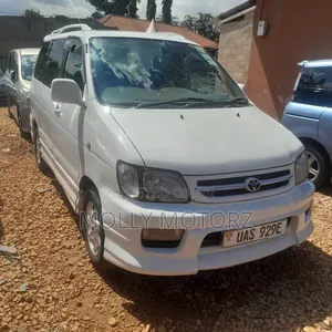 Toyota Noah 2002 White
