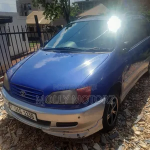Toyota Ipsum 2000 Blue