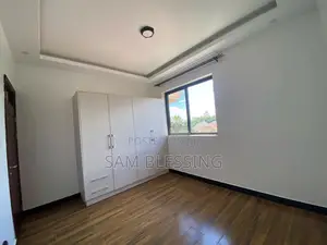 6bdrm Apartment in Bweyogerer Butto, Central Division for sale