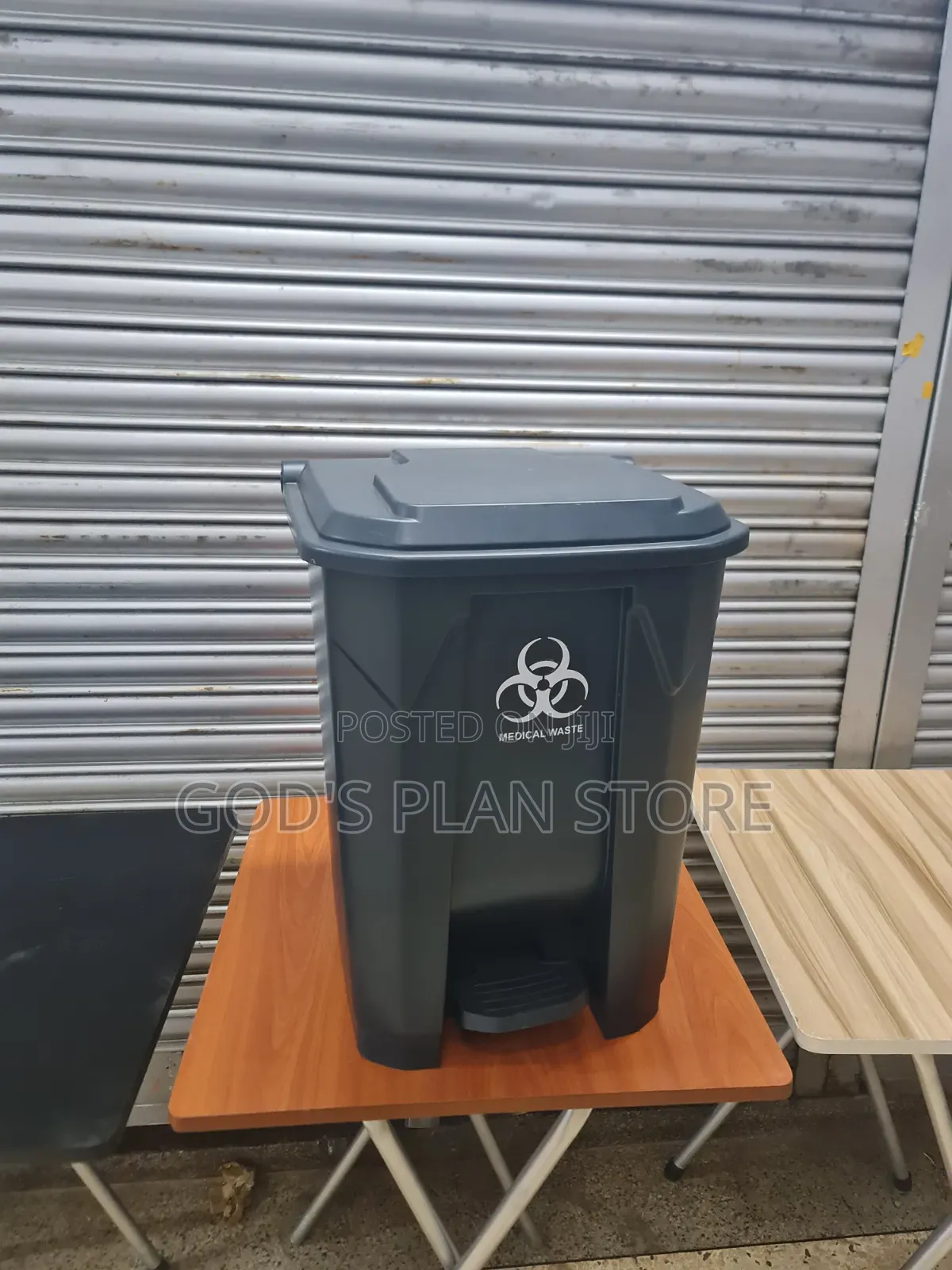 Generic 50litres Plastic Step on Dust Bins Plastic Dust Bins