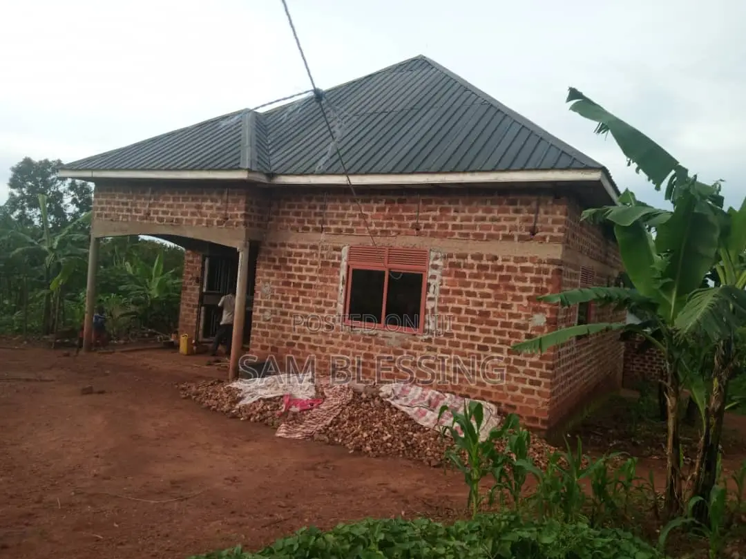 3bdrm House in Matuuga Gomba, Wakiso / Wakiso for sale