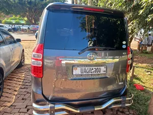 Toyota Noah 2.0 143hp AWD (8 Seater) 2012 Gray