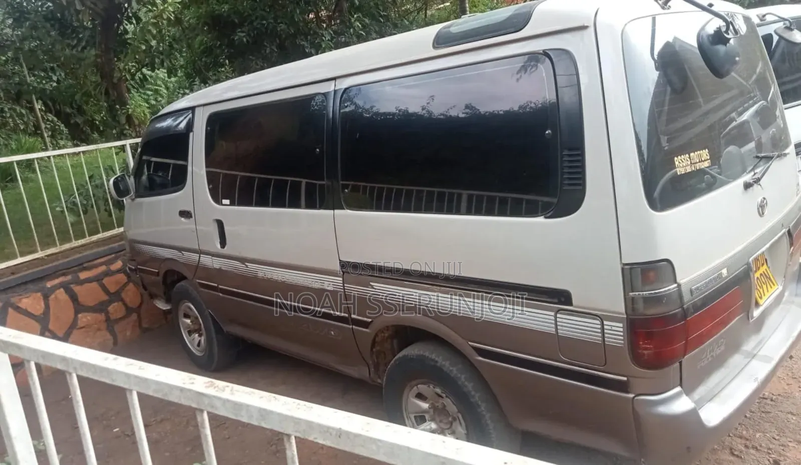 Toyota HiAce 2002 White