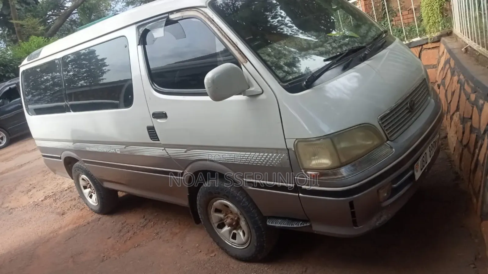 Toyota HiAce 2002 White