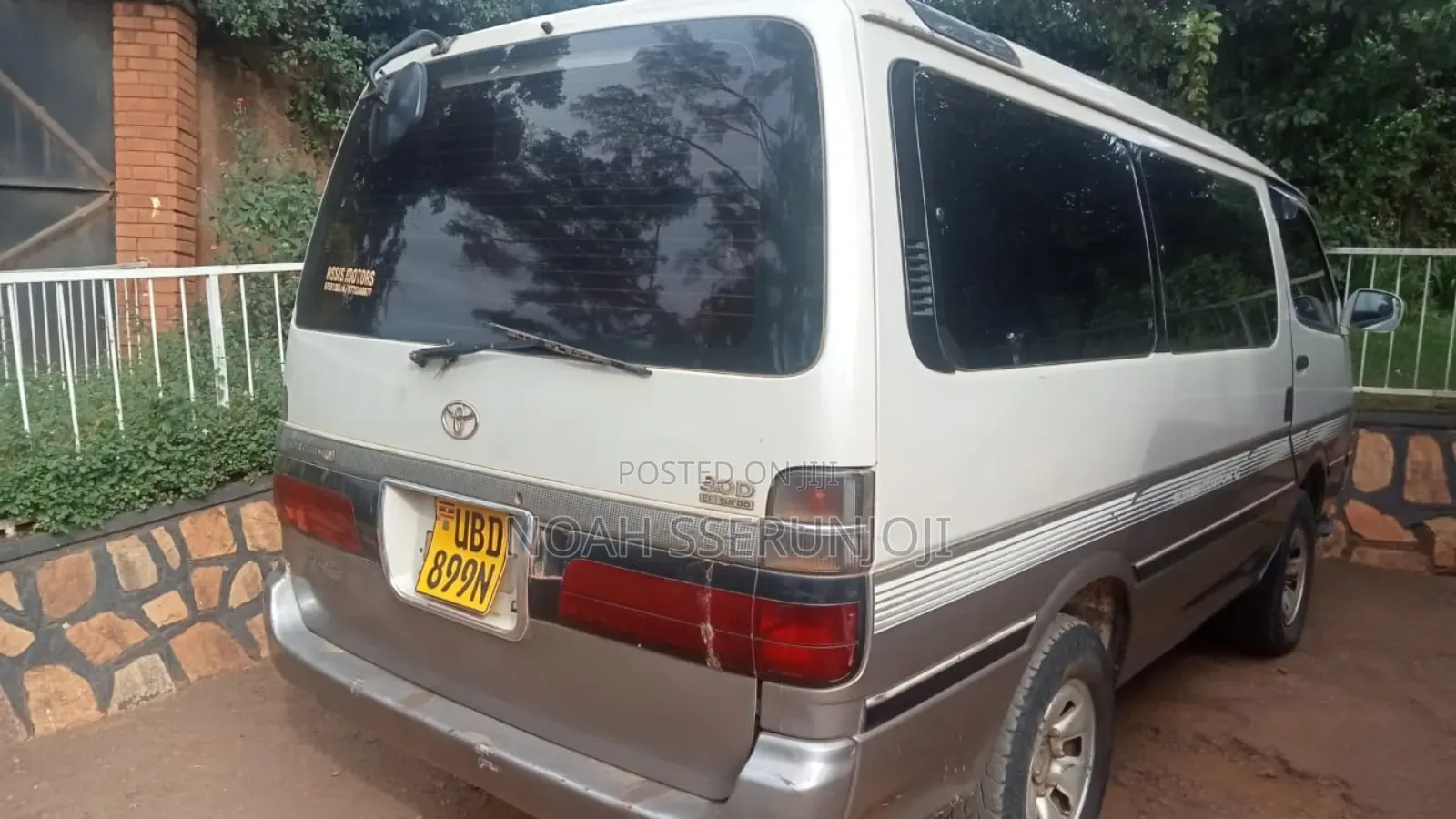 Toyota HiAce 2002 White