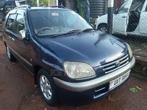 Toyota Raum 1999 Blue