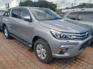 Toyota Hilux 2018 Silver