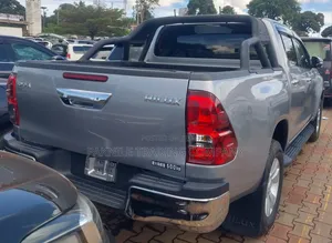 Toyota Hilux 2018 Silver