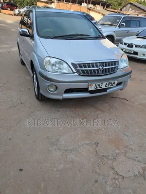 Toyota Nadia 2001 Silver